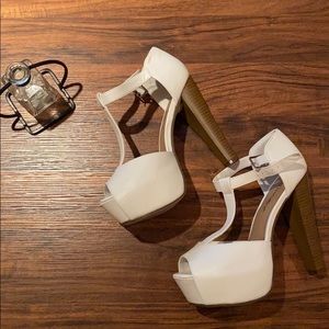 Breckelle's Platform Heel - White